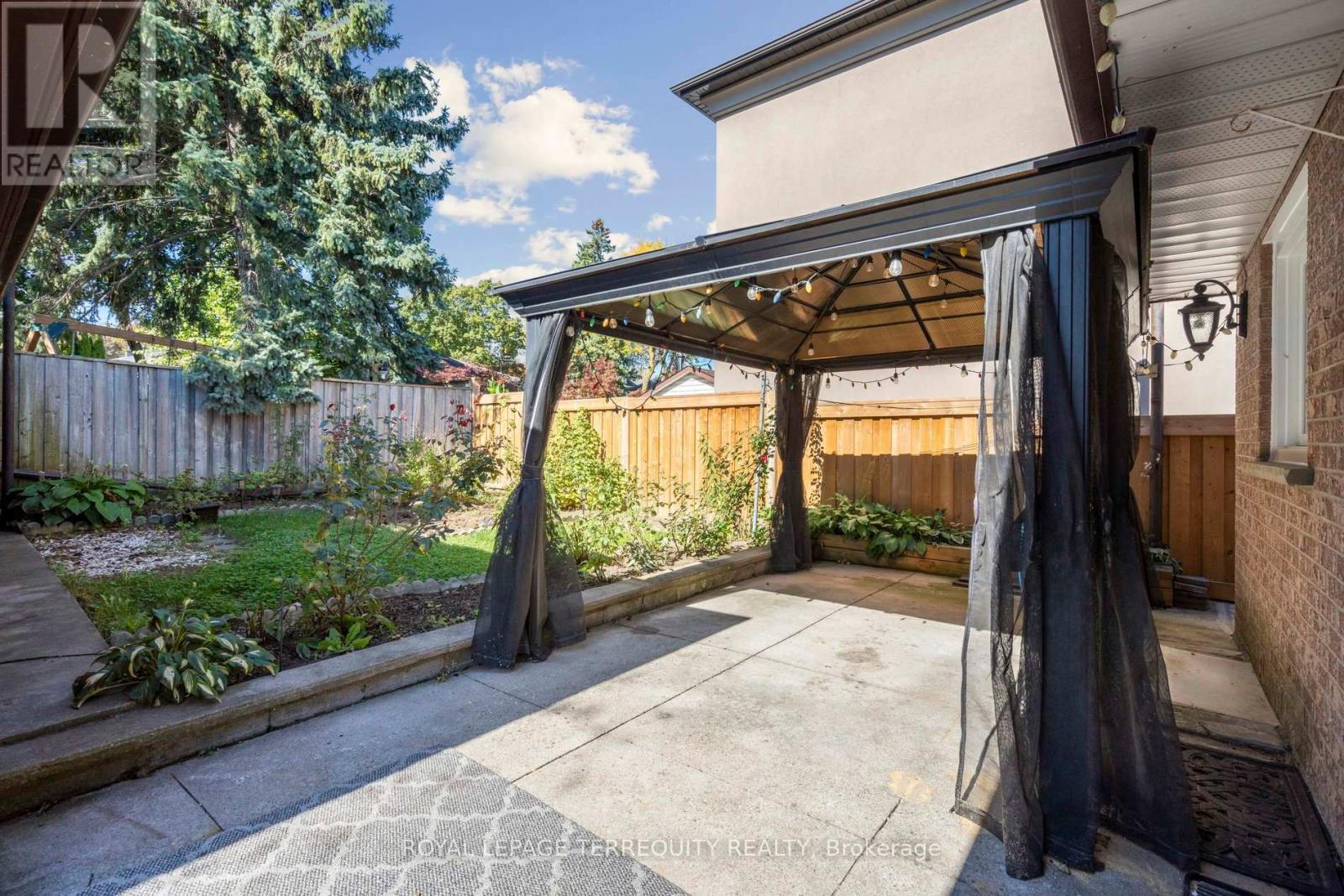 664 Scarlett Avenue, Toronto (Humber Heights), Ontario  M9P 2T1 - Photo 38 - W12444587