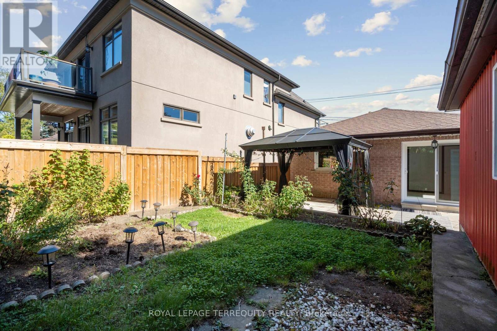 664 Scarlett Avenue, Toronto (Humber Heights), Ontario  M9P 2T1 - Photo 41 - W12444587
