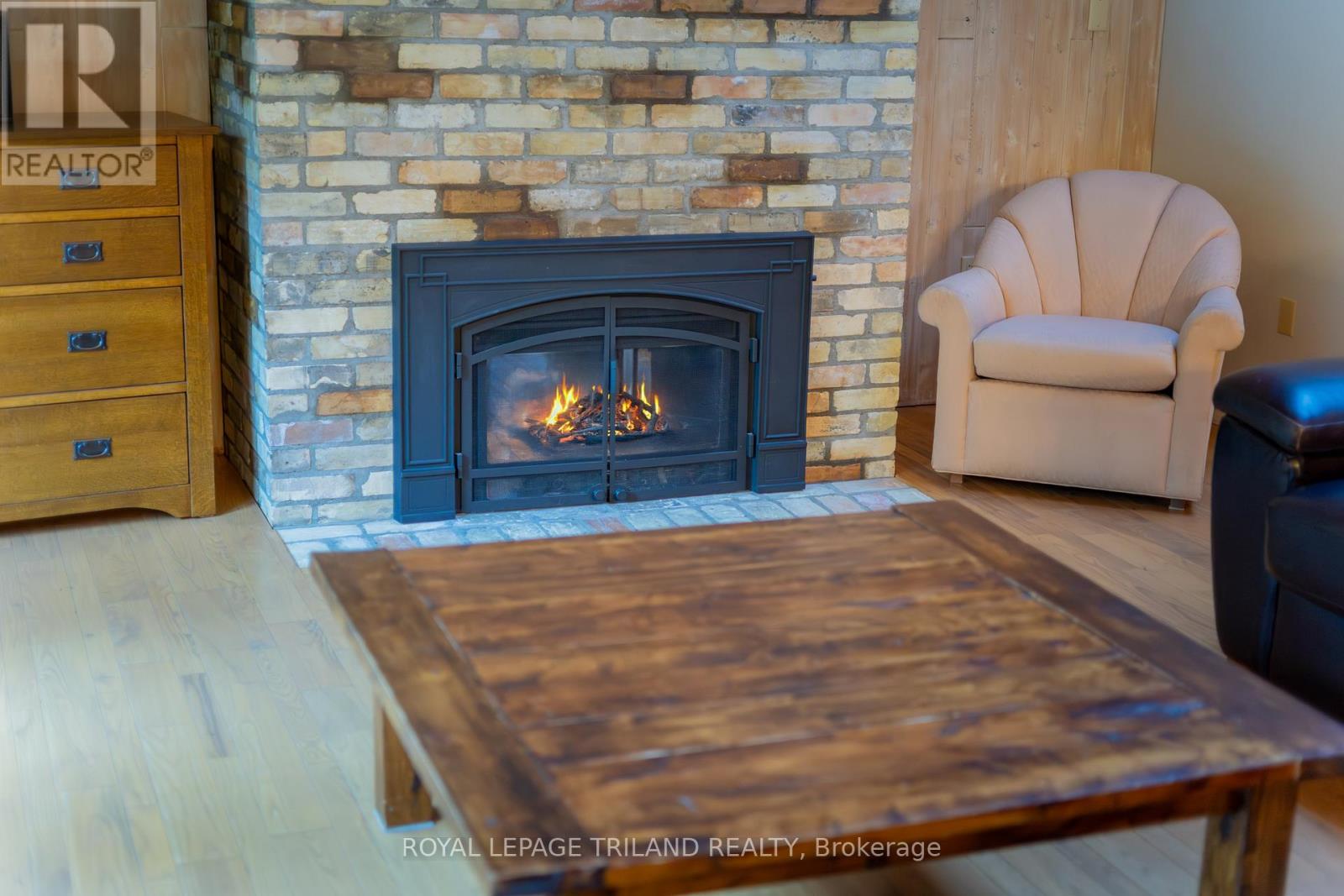 10395 Pinetree Drive, Lambton Shores (Grand Bend), Ontario  N0M 1T0 - Photo 17 - X12444608