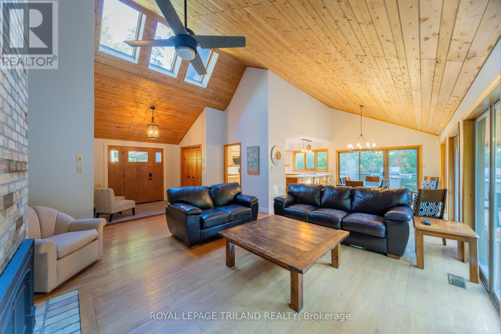 10395 Pinetree Drive, Lambton Shores (Grand Bend), Ontario  N0M 1T0 - Photo 2 - X12444608