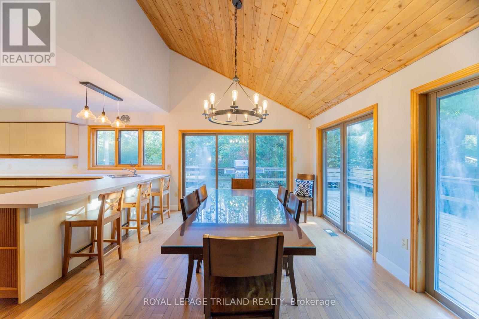 10395 Pinetree Drive, Lambton Shores (Grand Bend), Ontario  N0M 1T0 - Photo 21 - X12444608