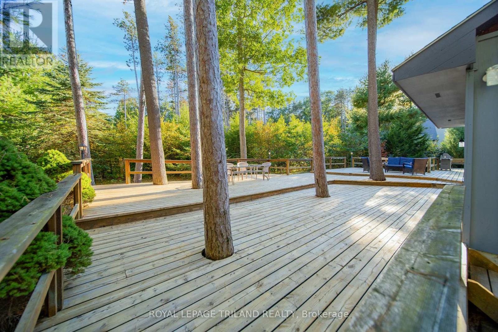 10395 Pinetree Drive, Lambton Shores (Grand Bend), Ontario  N0M 1T0 - Photo 3 - X12444608