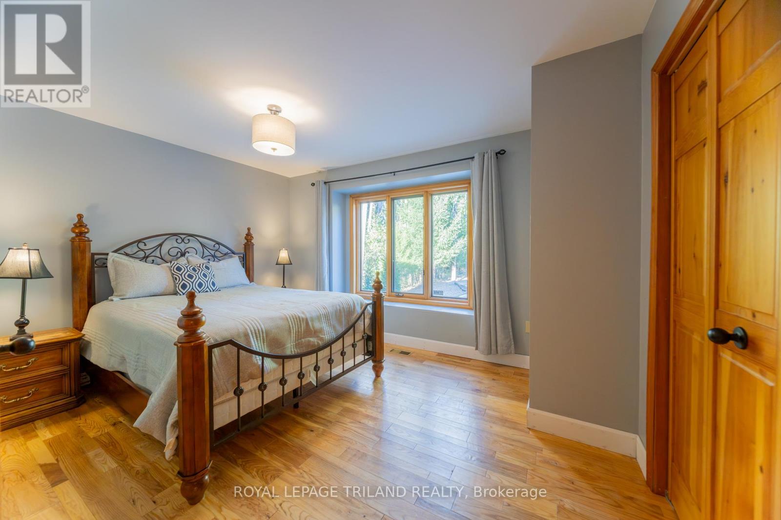 10395 Pinetree Drive, Lambton Shores (Grand Bend), Ontario  N0M 1T0 - Photo 30 - X12444608
