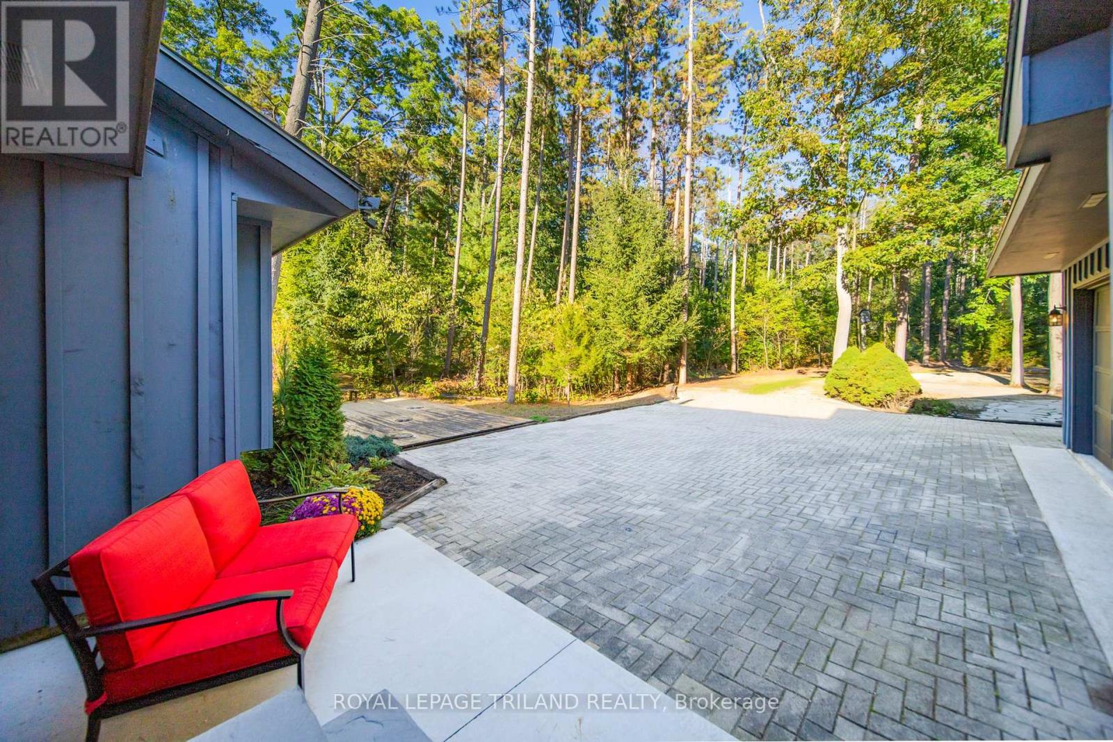 10395 Pinetree Drive, Lambton Shores (Grand Bend), Ontario  N0M 1T0 - Photo 38 - X12444608