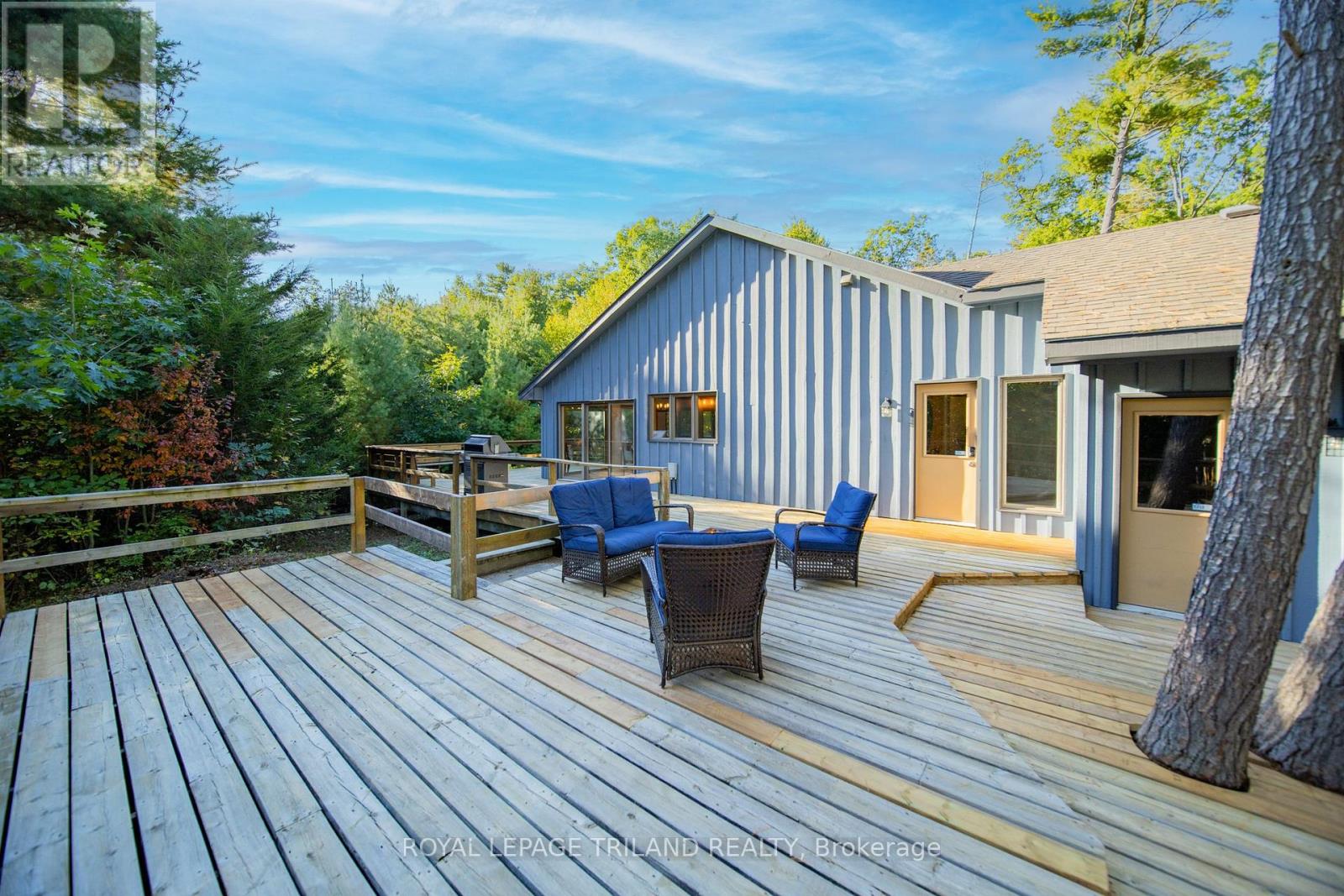 10395 Pinetree Drive, Lambton Shores (Grand Bend), Ontario  N0M 1T0 - Photo 43 - X12444608