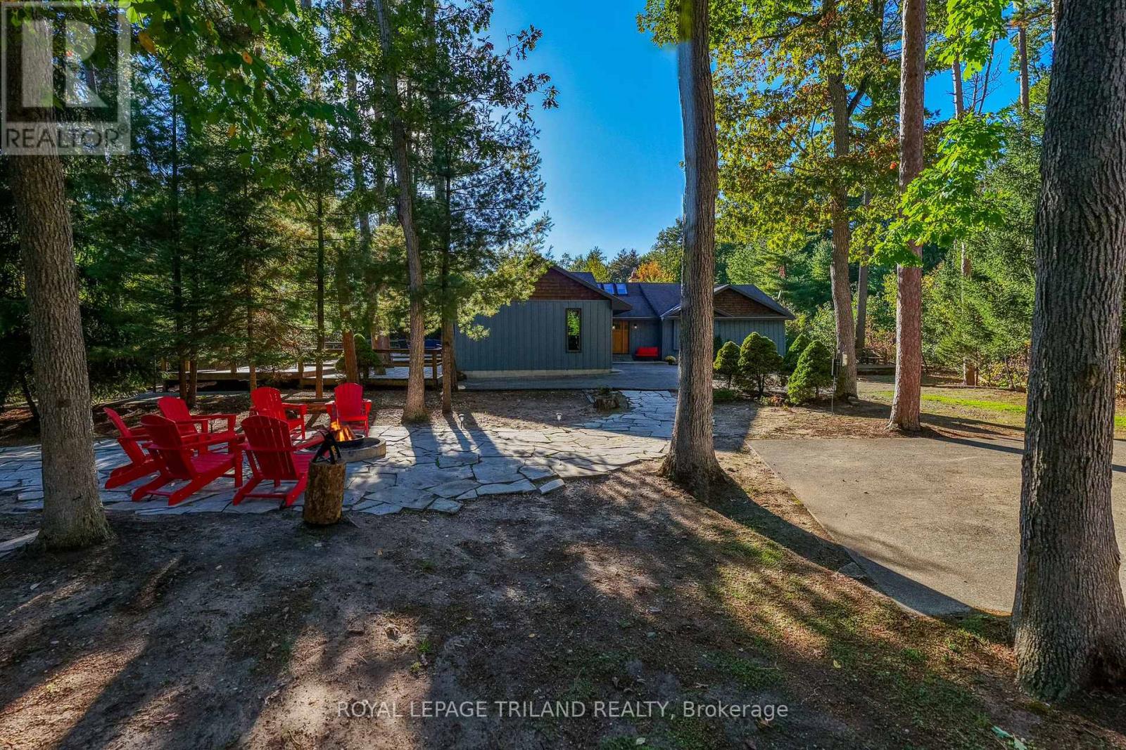 10395 Pinetree Drive, Lambton Shores (Grand Bend), Ontario  N0M 1T0 - Photo 6 - X12444608