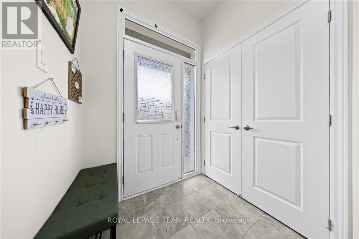 288 Livery Street, Ottawa, Ontario  K2S 1E7 - Photo 3 - X12444612