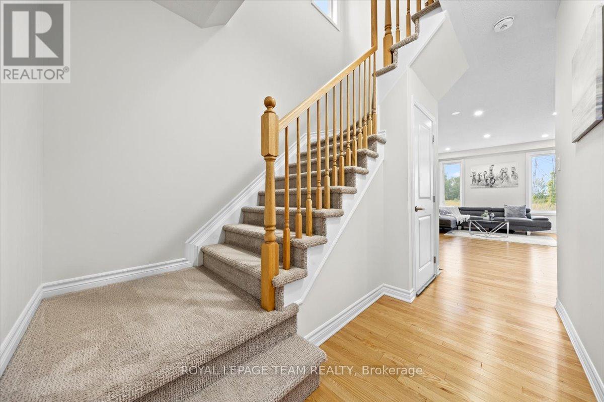 288 Livery Street, Ottawa, Ontario  K2S 1E7 - Photo 4 - X12444612