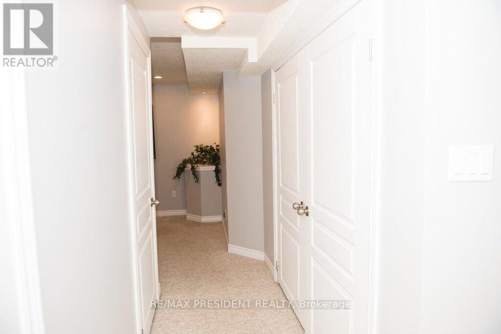 1657 Bayswater Crescent, London North (North E), Ontario  N6G 5N7 - Photo 14 - X12444588