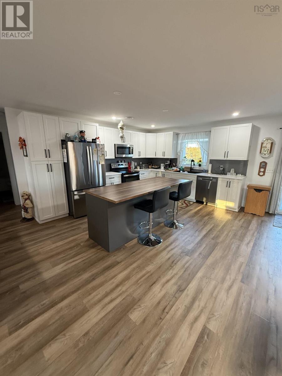 57 Michael Street, Sydney, Nova Scotia  B1P 0J6 - Photo 5 - 202525110