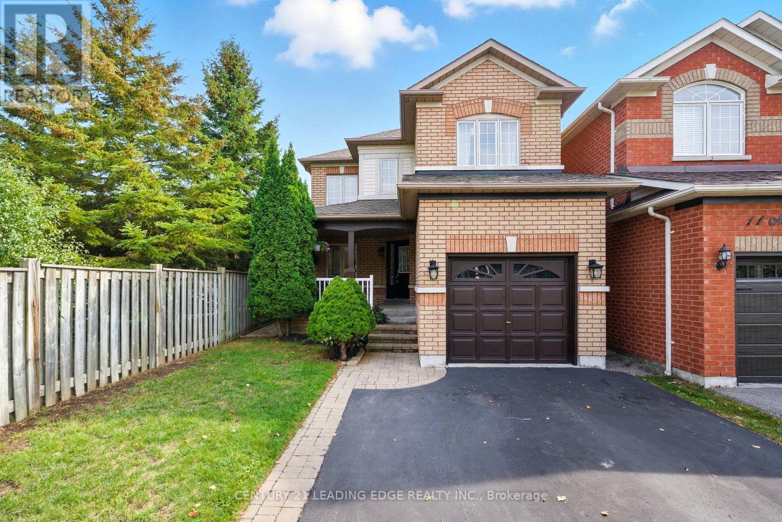 9 Mccartney Avenue, Whitby, Ontario  L1R 2Y3 - Photo 2 - E12423573