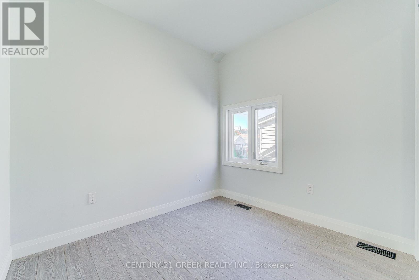 259 Robina Avenue, Toronto (Oakwood Village), Ontario  M6C 3Y9 - Photo 13 - C12444617