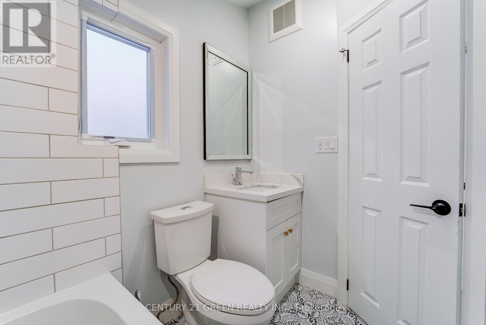 259 Robina Avenue, Toronto (Oakwood Village), Ontario  M6C 3Y9 - Photo 15 - C12444617