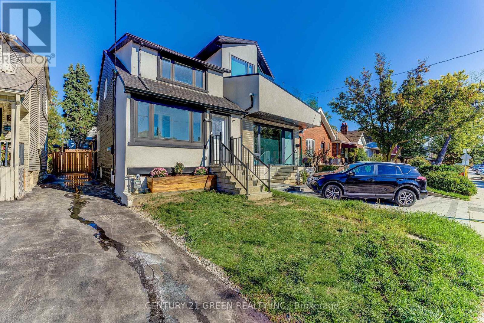 259 Robina Avenue, Toronto (Oakwood Village), Ontario  M6C 3Y9 - Photo 2 - C12444617