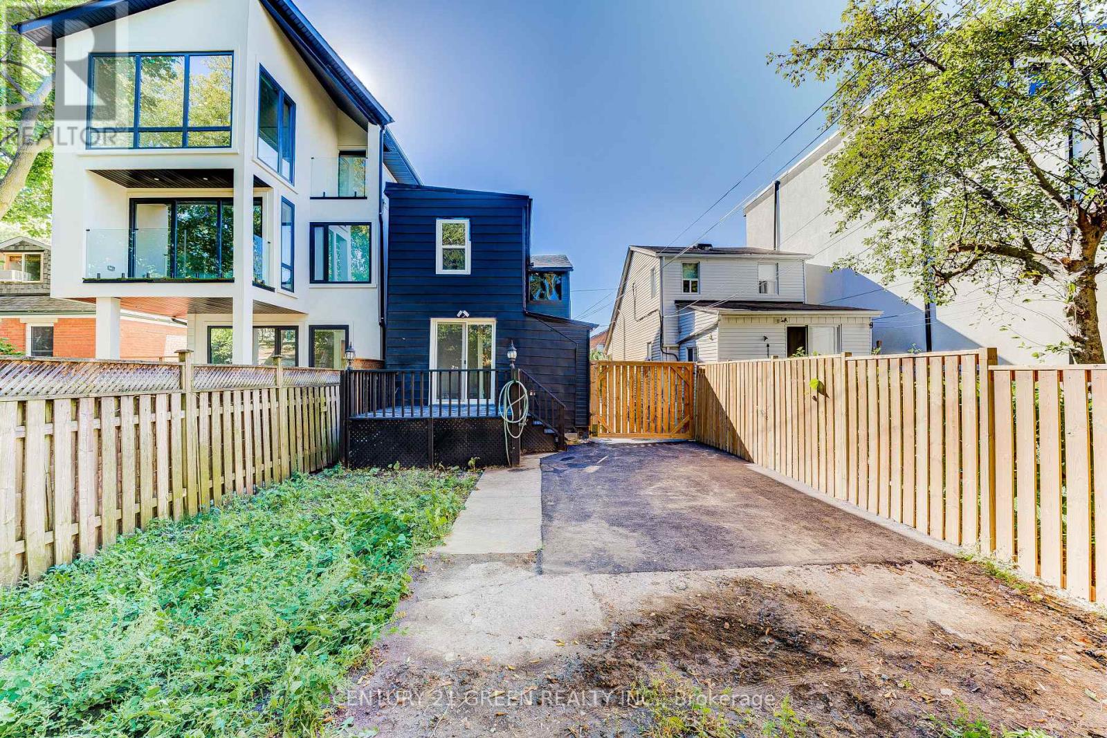 259 Robina Avenue, Toronto (Oakwood Village), Ontario  M6C 3Y9 - Photo 32 - C12444617
