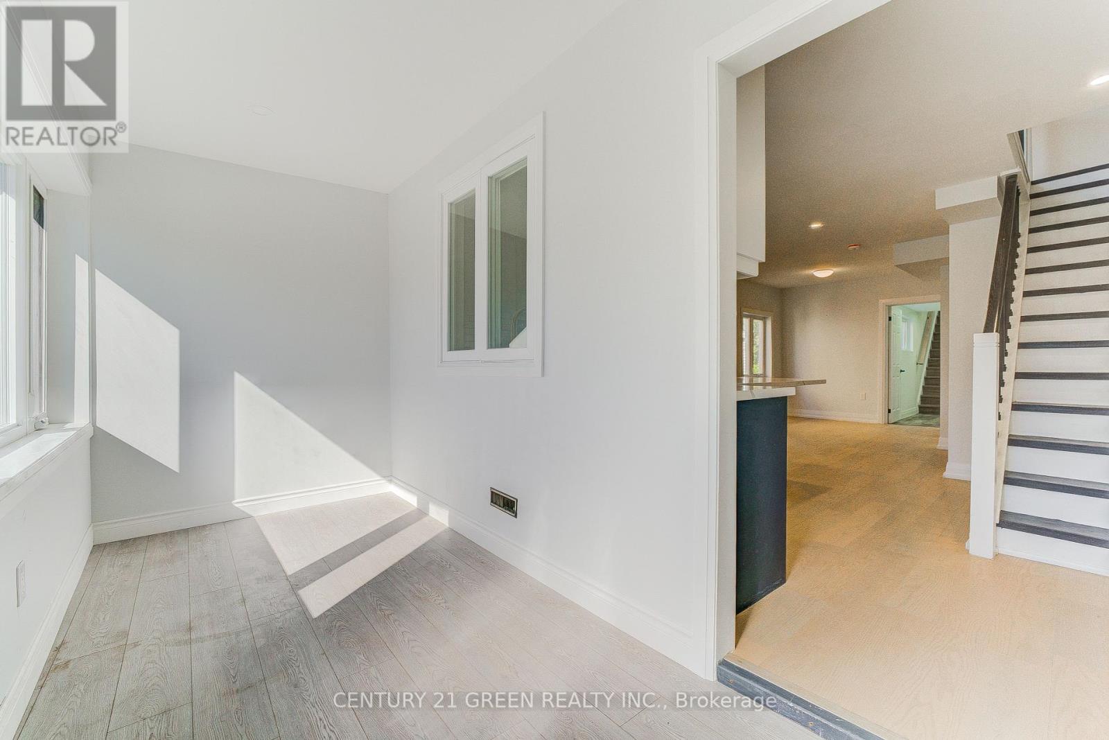 259 Robina Avenue, Toronto (Oakwood Village), Ontario  M6C 3Y9 - Photo 5 - C12444617