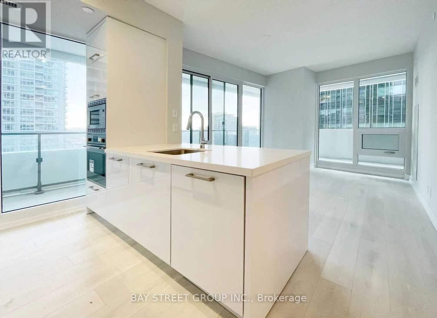 808 - 2221 Yonge Street, Toronto, Ontario  M4S 2B4 - Photo 2 - C12444638