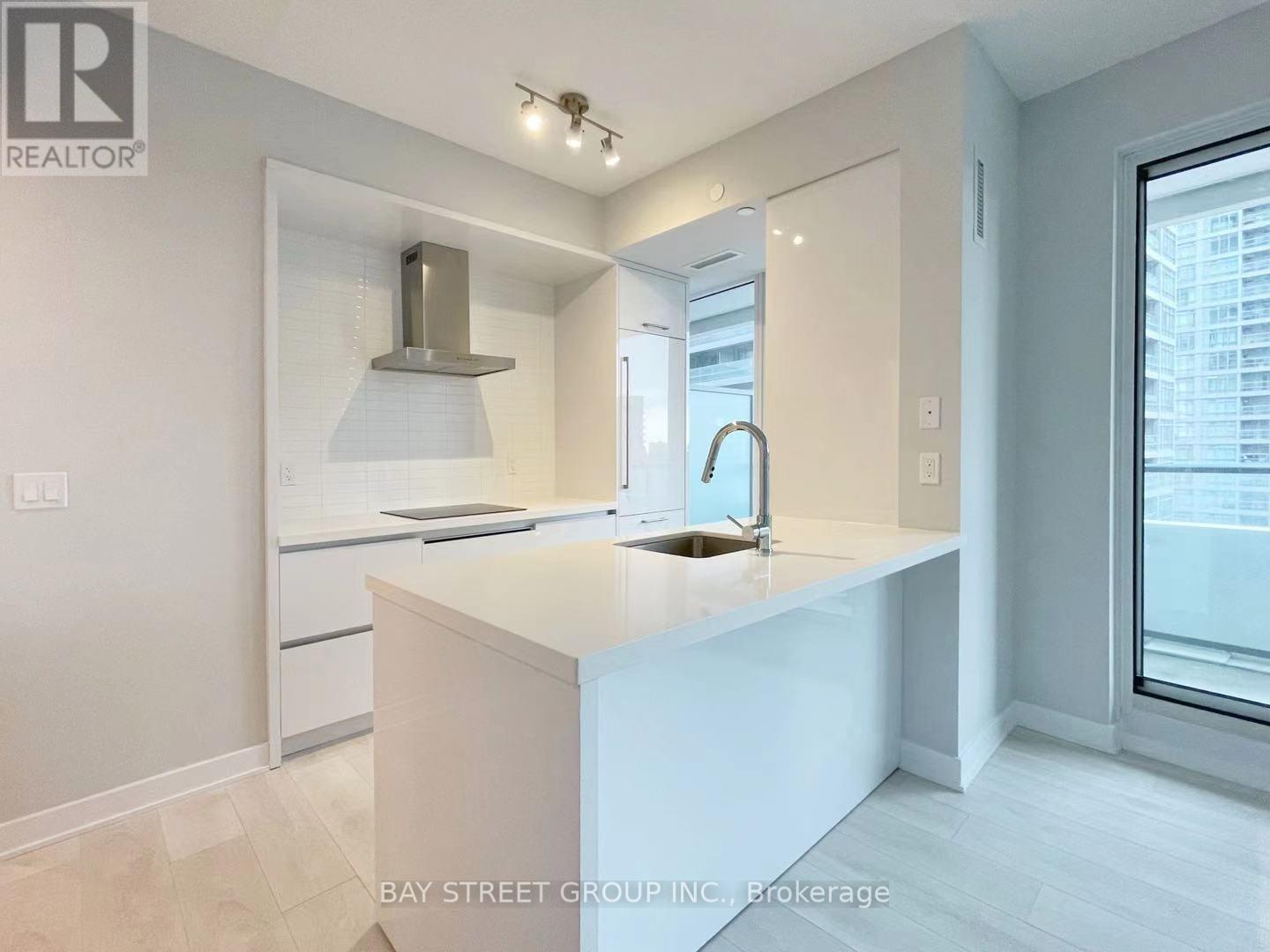 808 - 2221 Yonge Street, Toronto, Ontario  M4S 2B4 - Photo 4 - C12444638
