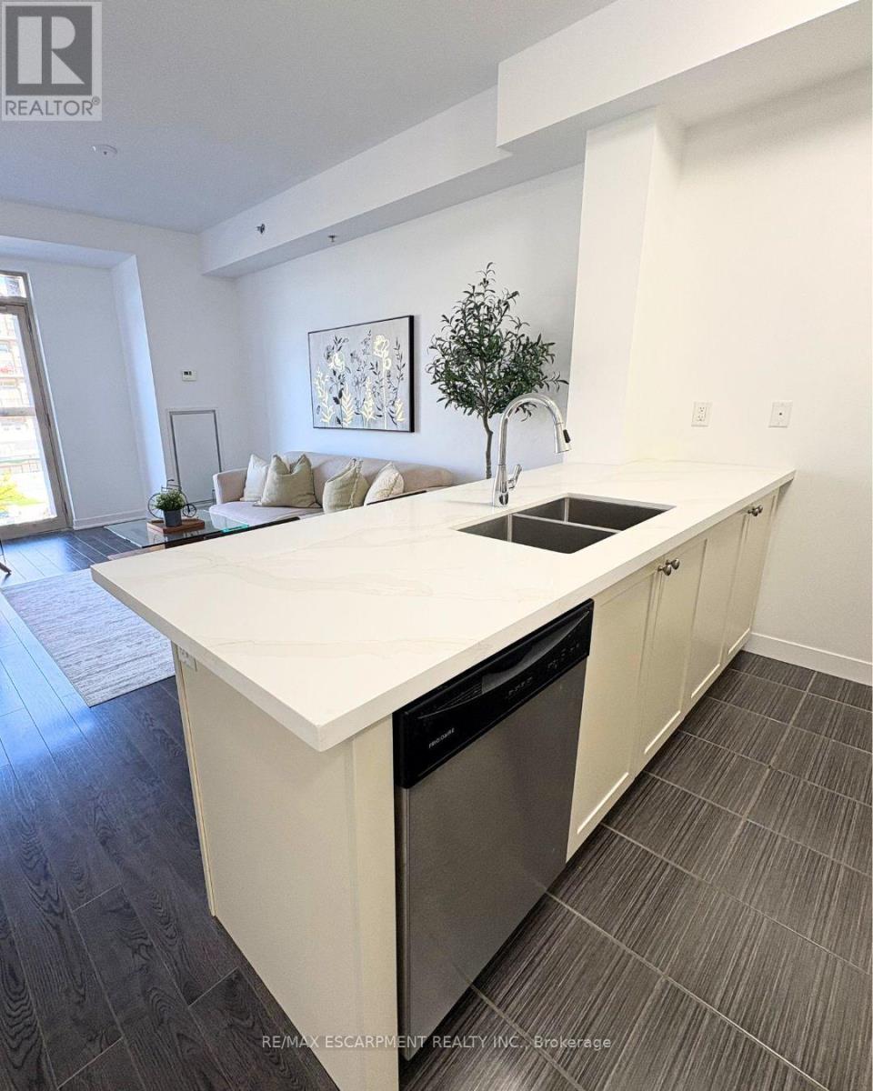 316 - 5317 UPPER MIDDLE ROAD, Burlington, Ontario