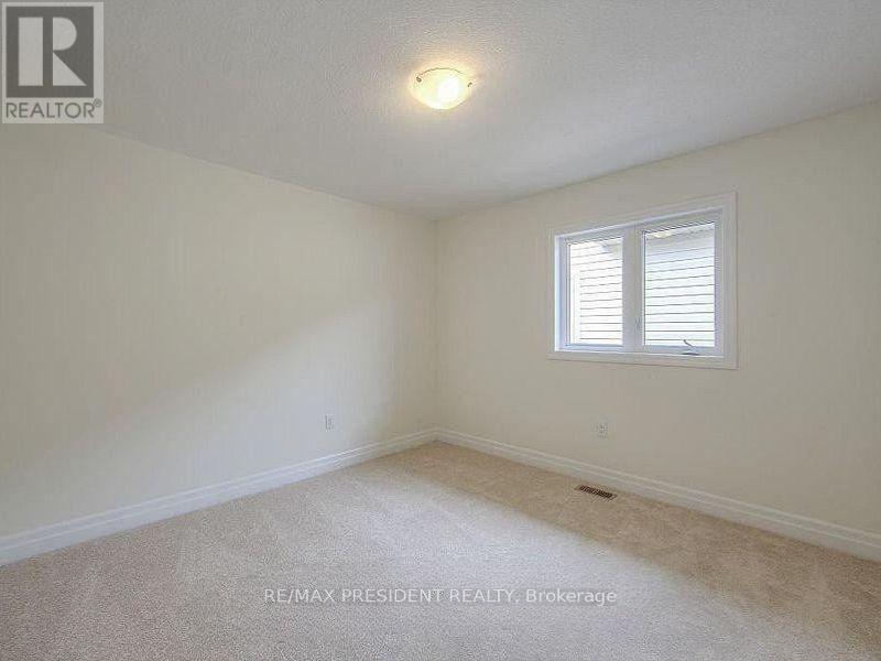 450 Blair Creek Drive, Kitchener, Ontario  N2P 2N7 - Photo 19 - X12435550