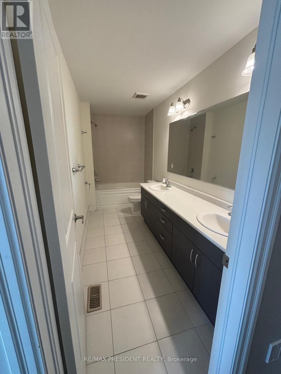450 Blair Creek Drive, Kitchener, Ontario  N2P 2N7 - Photo 32 - X12435550