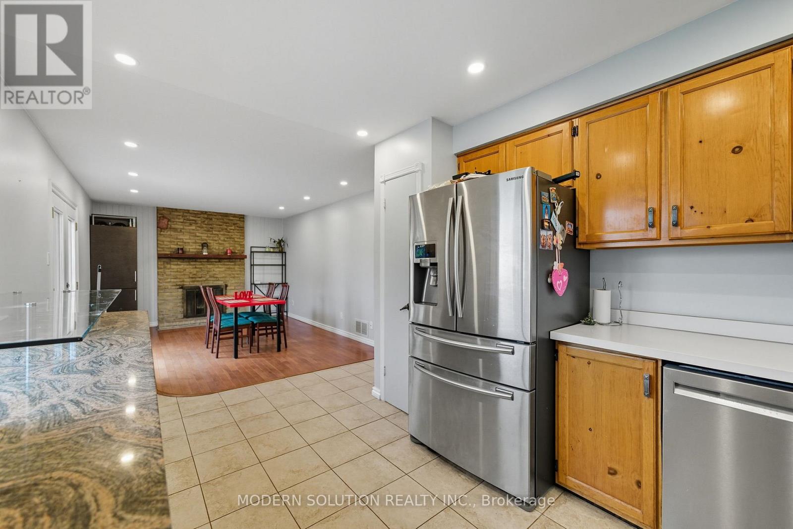 5 Woodlawn Court, Whitby (Blue Grass Meadows), Ontario  L1N 6R4 - Photo 13 - E12444616