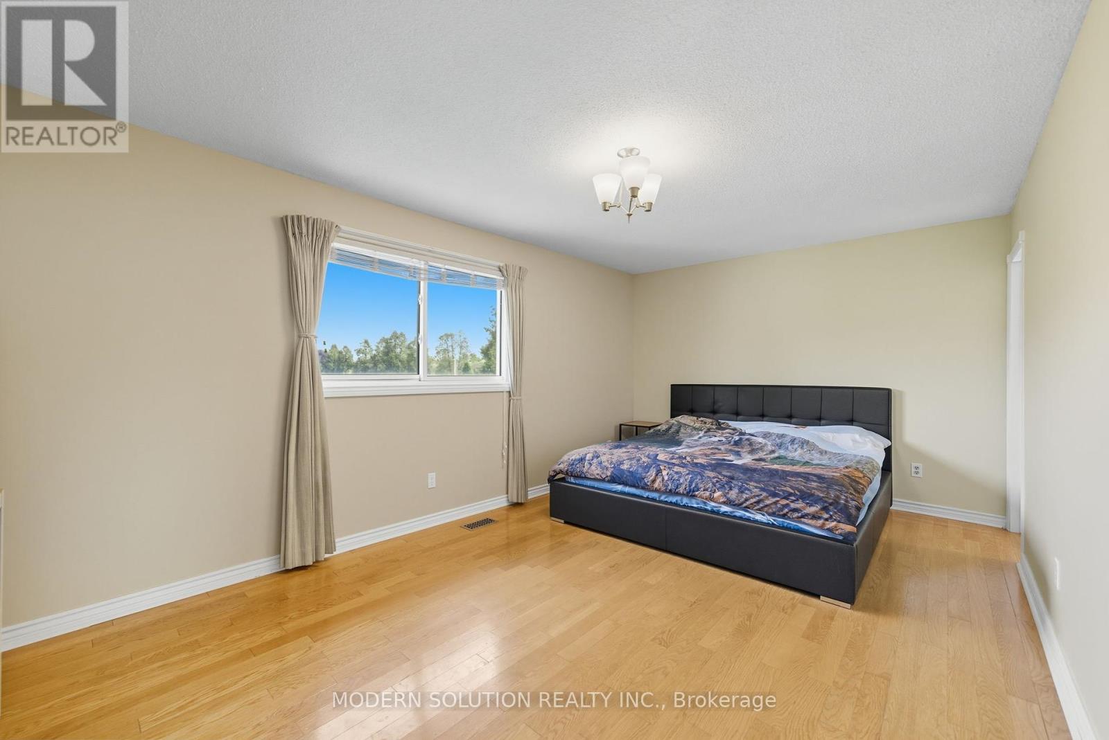 5 Woodlawn Court, Whitby (Blue Grass Meadows), Ontario  L1N 6R4 - Photo 16 - E12444616