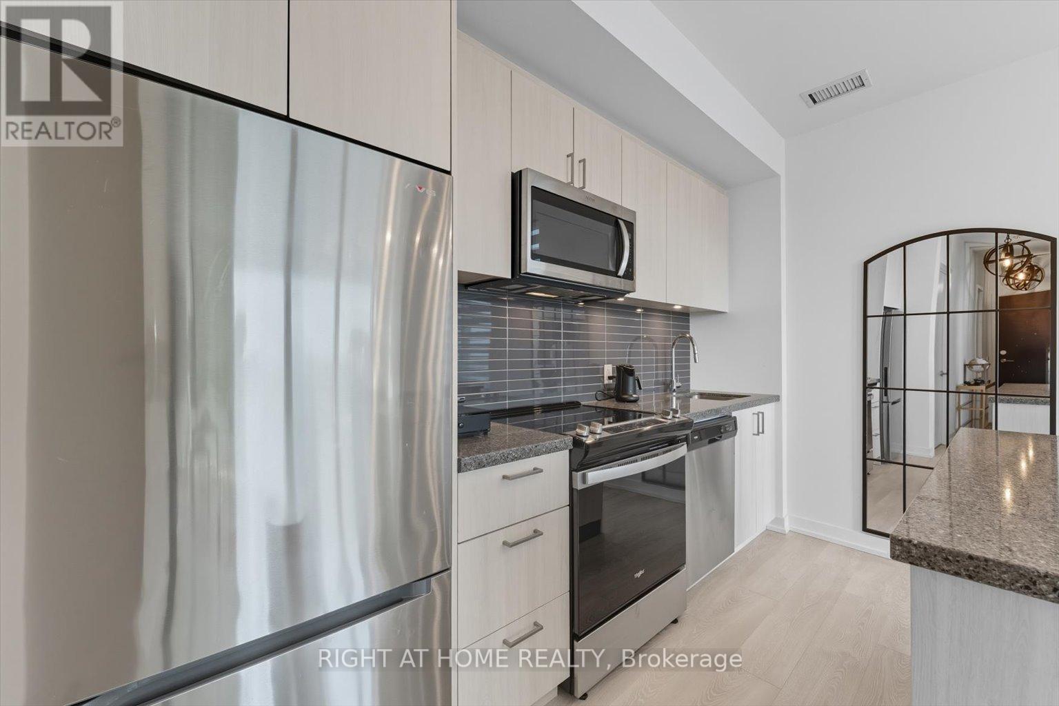 1508 - 3 Rosewater Street, Richmond Hill (South Richvale), Ontario  L4C 5T6 - Photo 12 - N12444621