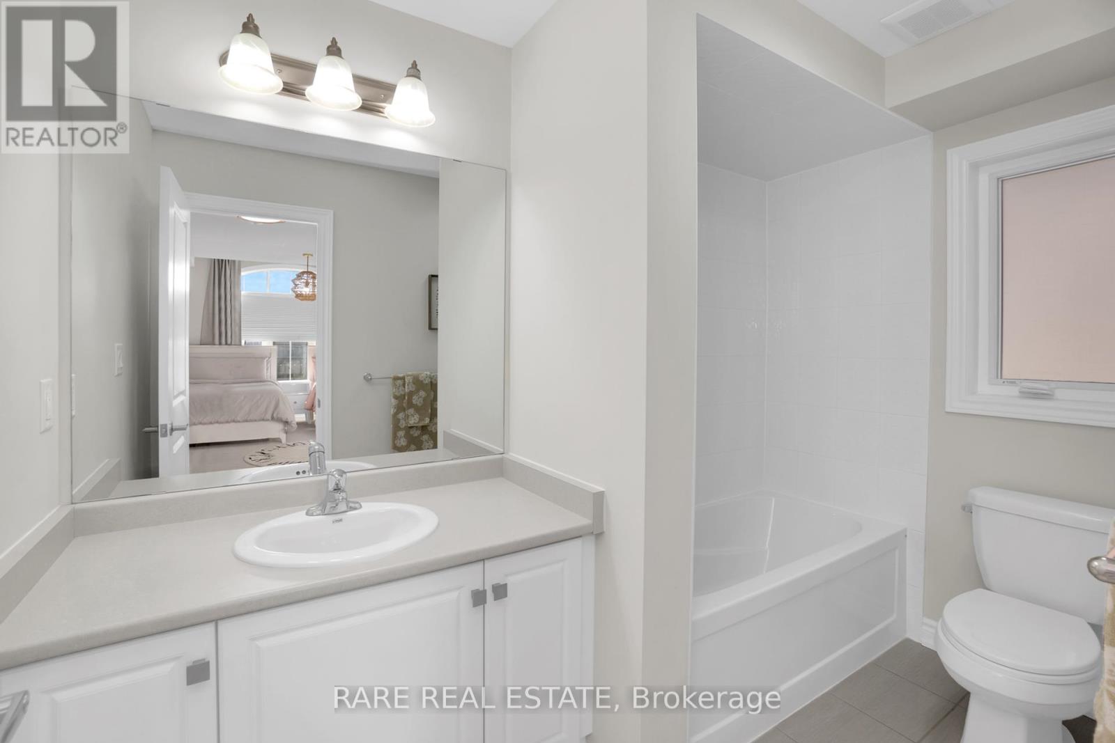 206 Stevenson Crescent, Bradford West Gwillimbury (Bradford), Ontario  L3Z 0T1 - Photo 29 - N12444627