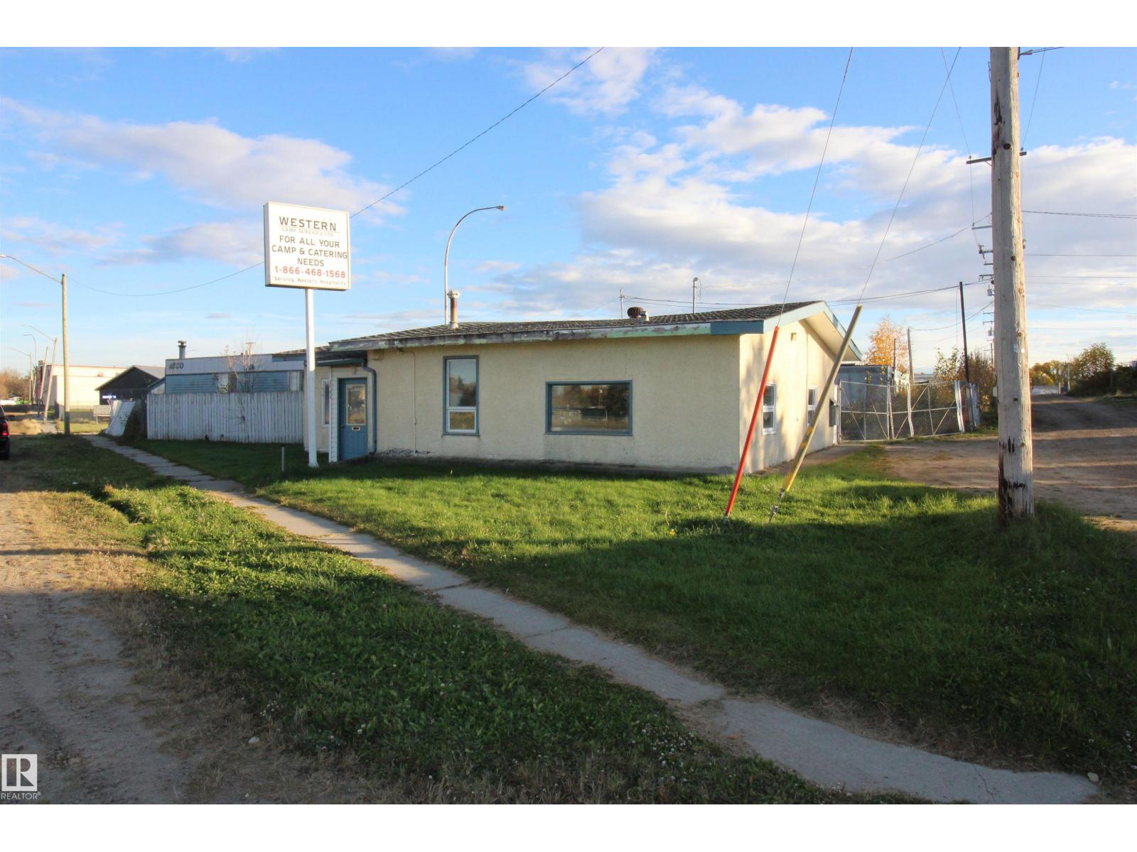 5105 51 Av, Mayerthorpe, Alberta  T0E 1N0 - Photo 5 - E4460800
