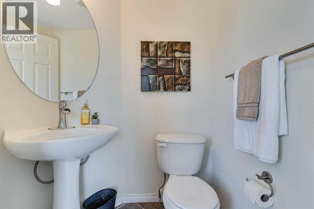 2066 New Brighton Gardens Se, Calgary, Alberta  T2Z 0B6 - Photo 17 - A2257363