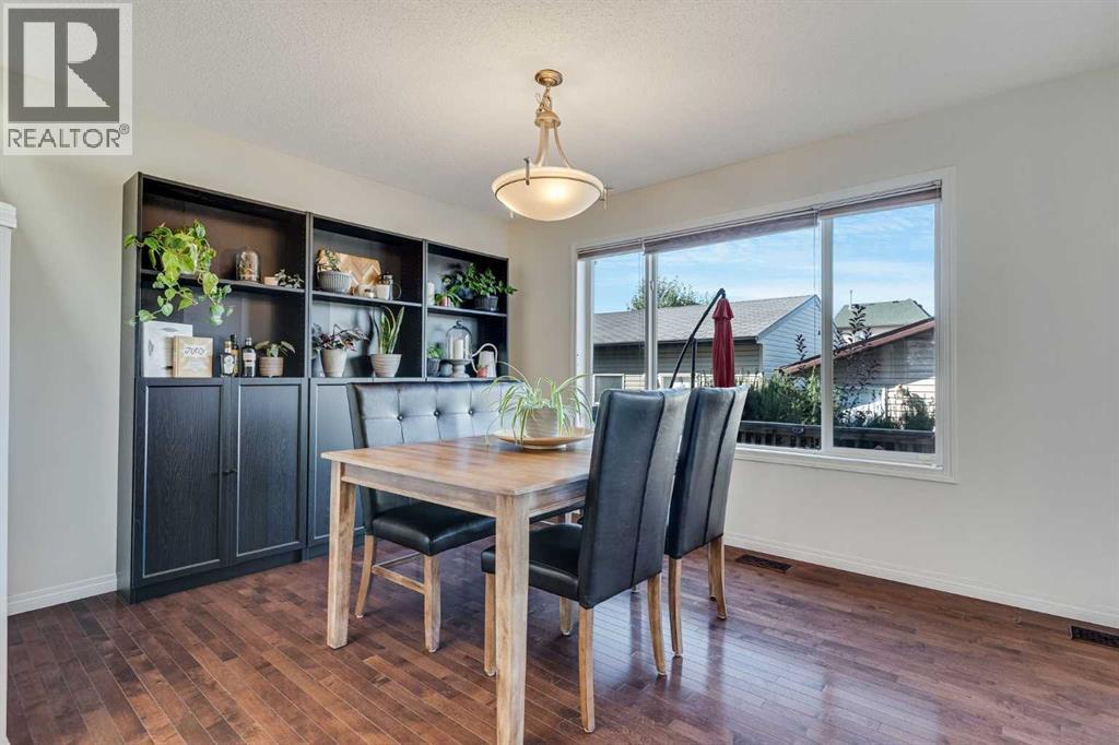 2066 New Brighton Gardens Se, Calgary, Alberta  T2Z 0B6 - Photo 14 - A2257363