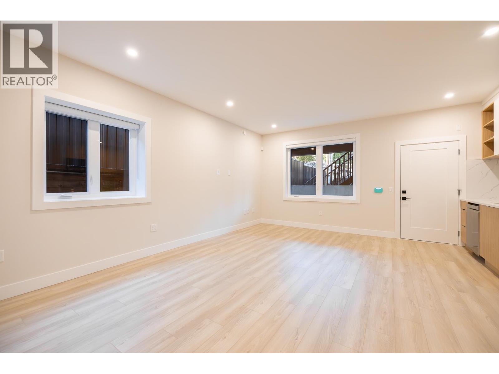 8055 18th Avenue, Burnaby, British Columbia  V3N 1J9 - Photo 30 - R3054204