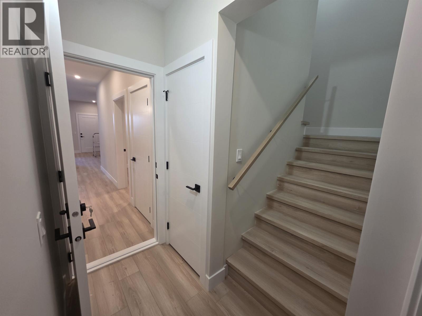 8055 18th Avenue, Burnaby, British Columbia  V3N 1J9 - Photo 20 - R3054204