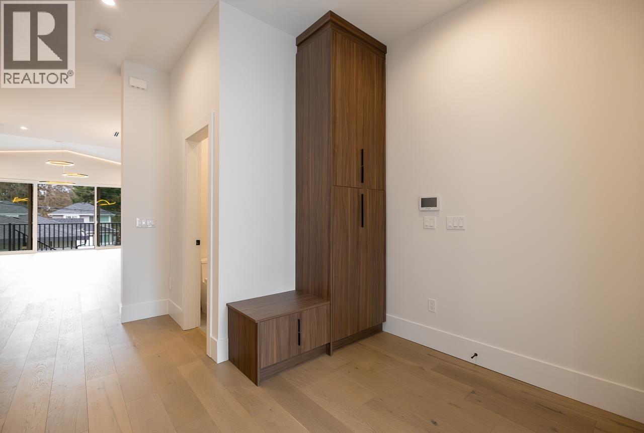 8057 18th Avenue, Burnaby, British Columbia  V3N 1J9 - Photo 9 - R3054224
