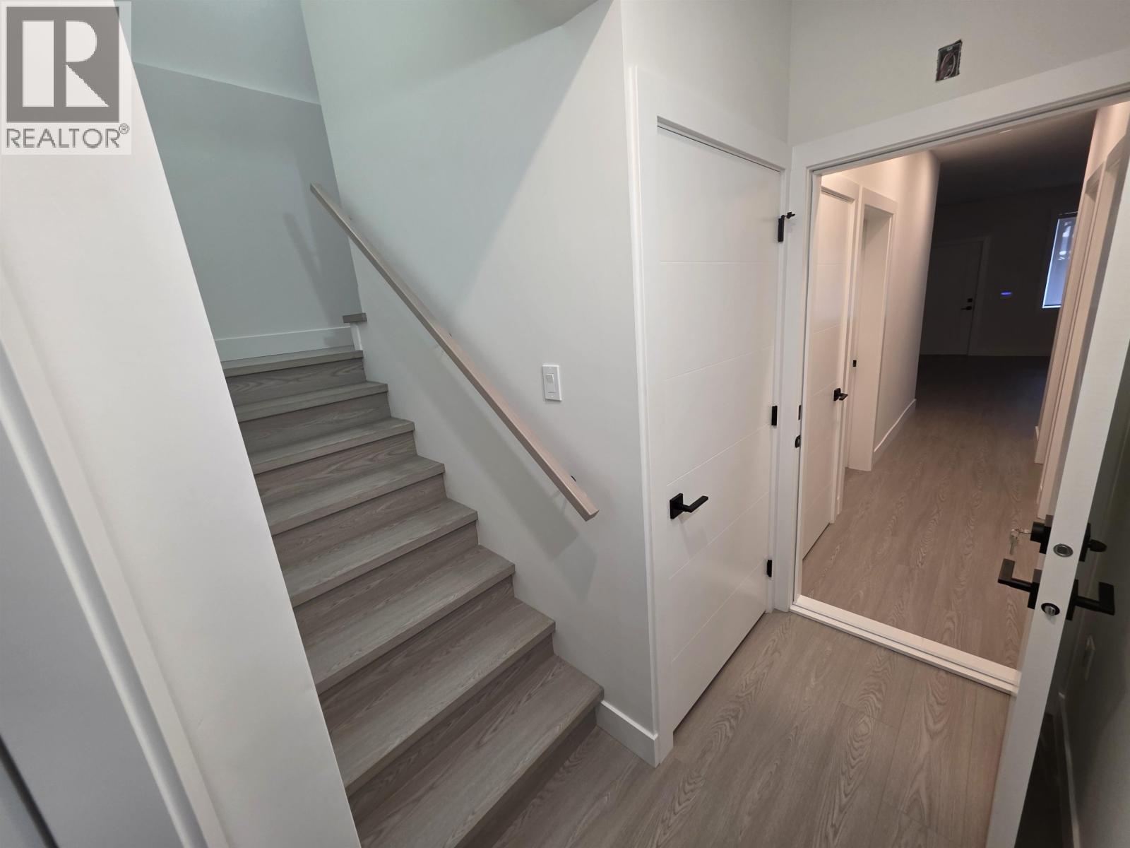 8057 18th Avenue, Burnaby, British Columbia  V3N 1J9 - Photo 26 - R3054224