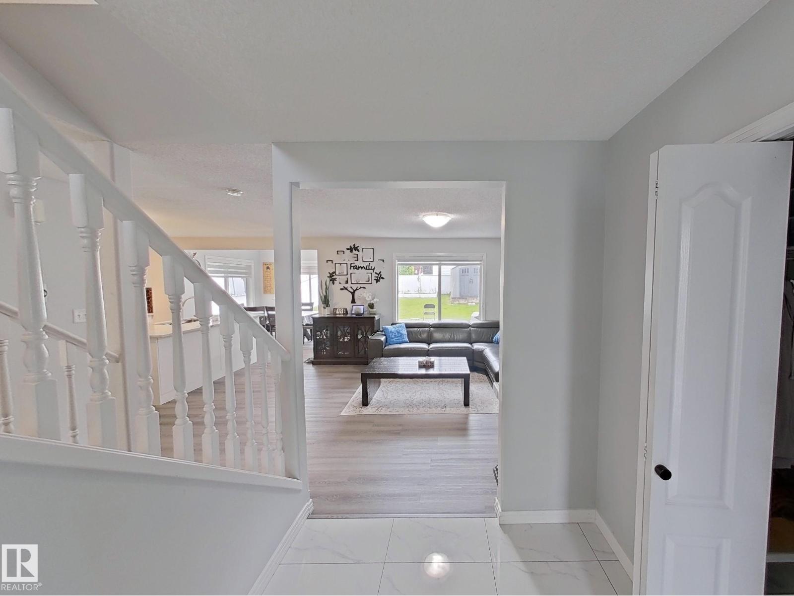 315 Wild Rose Wy Nw, Edmonton, Alberta  T6T 1M7 - Photo 4 - E4460801