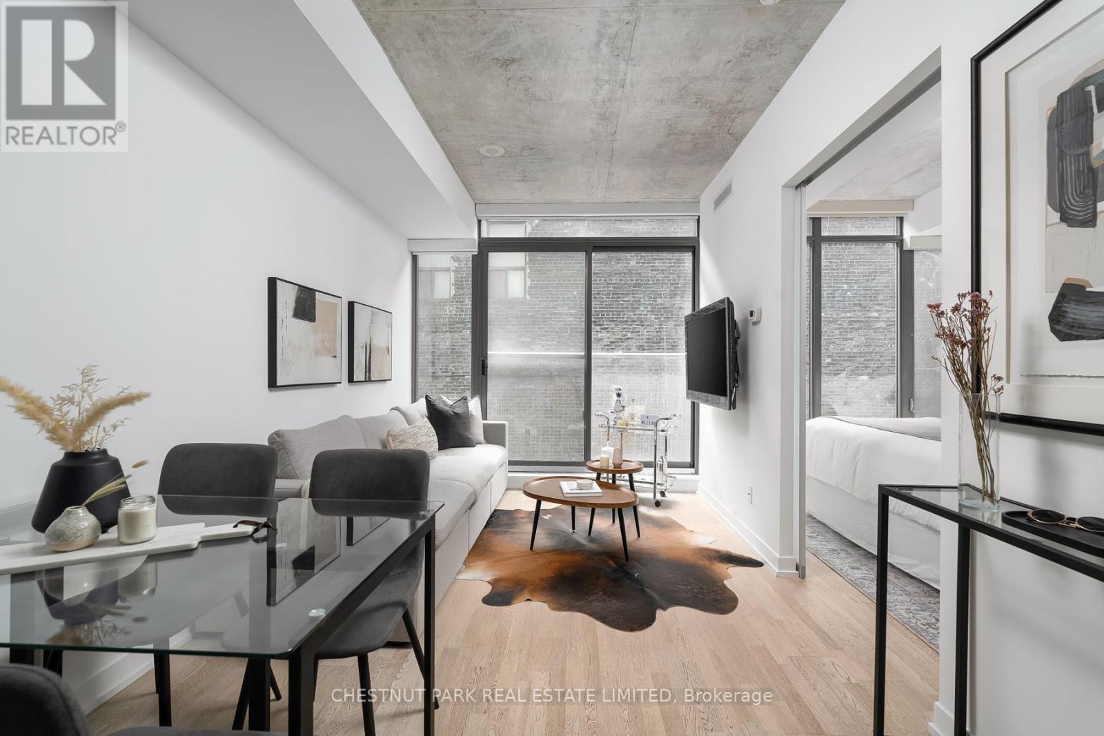 230 - 461 Adelaide Street, Toronto, Ontario  M5V 0L6 - Photo 1 - C12438712