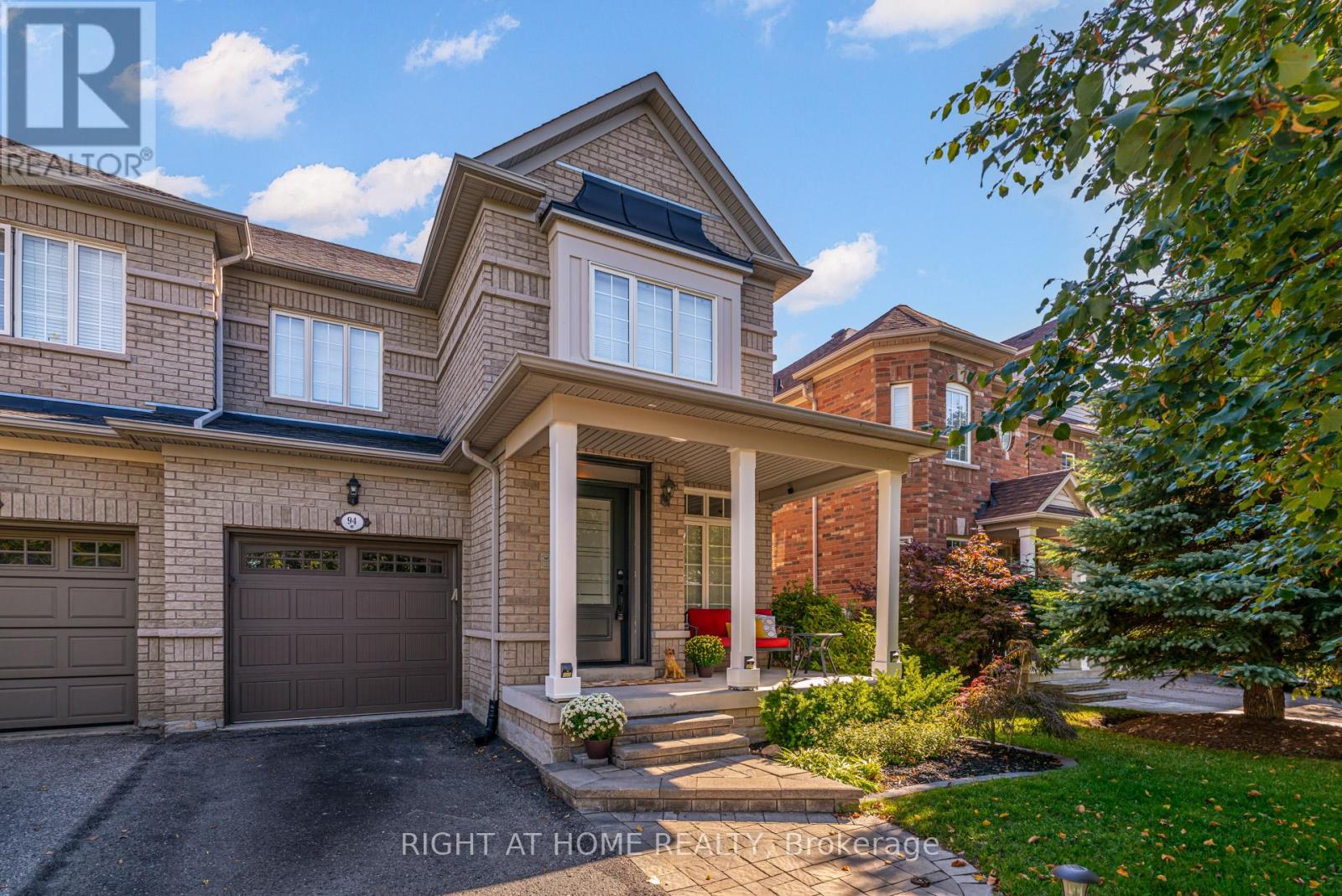 94 LIMERIDGE STREET, Aurora, Ontario