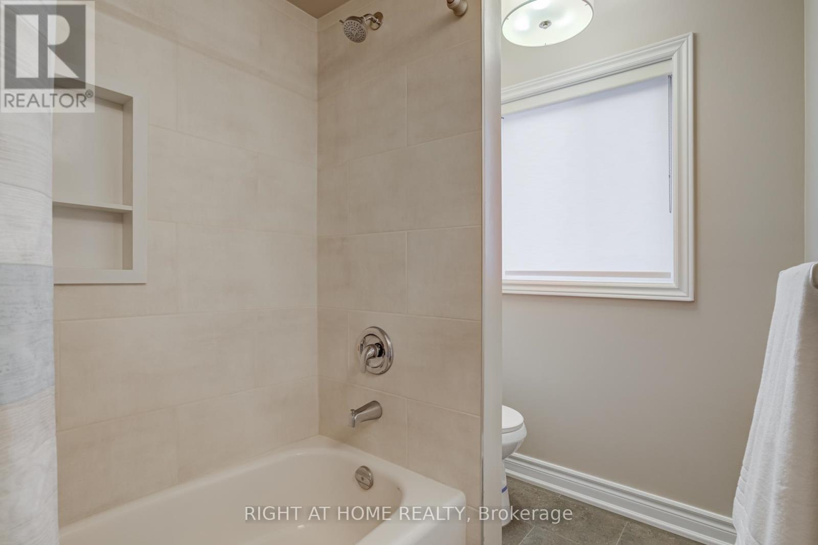 94 Limeridge Street, Aurora, Ontario  L4G 7S2 - Photo 29 - N12433205