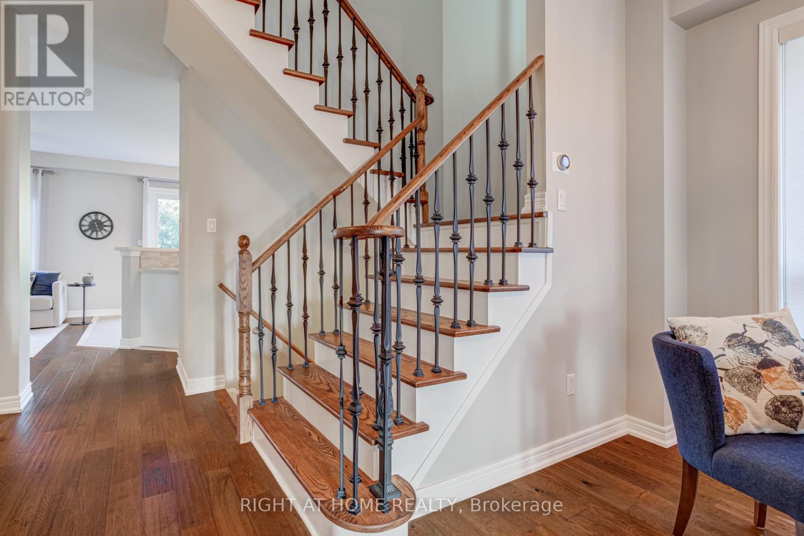 94 Limeridge Street, Aurora, Ontario  L4G 7S2 - Photo 7 - N12433205