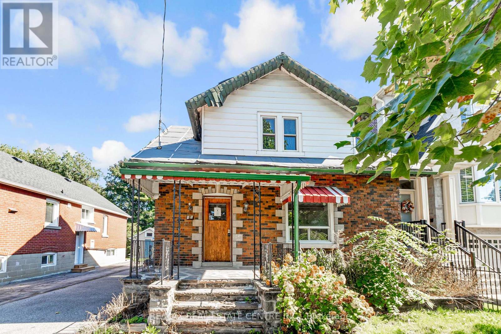 101 Ninth Street, Toronto (New Toronto), Ontario  M8V 3E5 - Photo 1 - W12444611