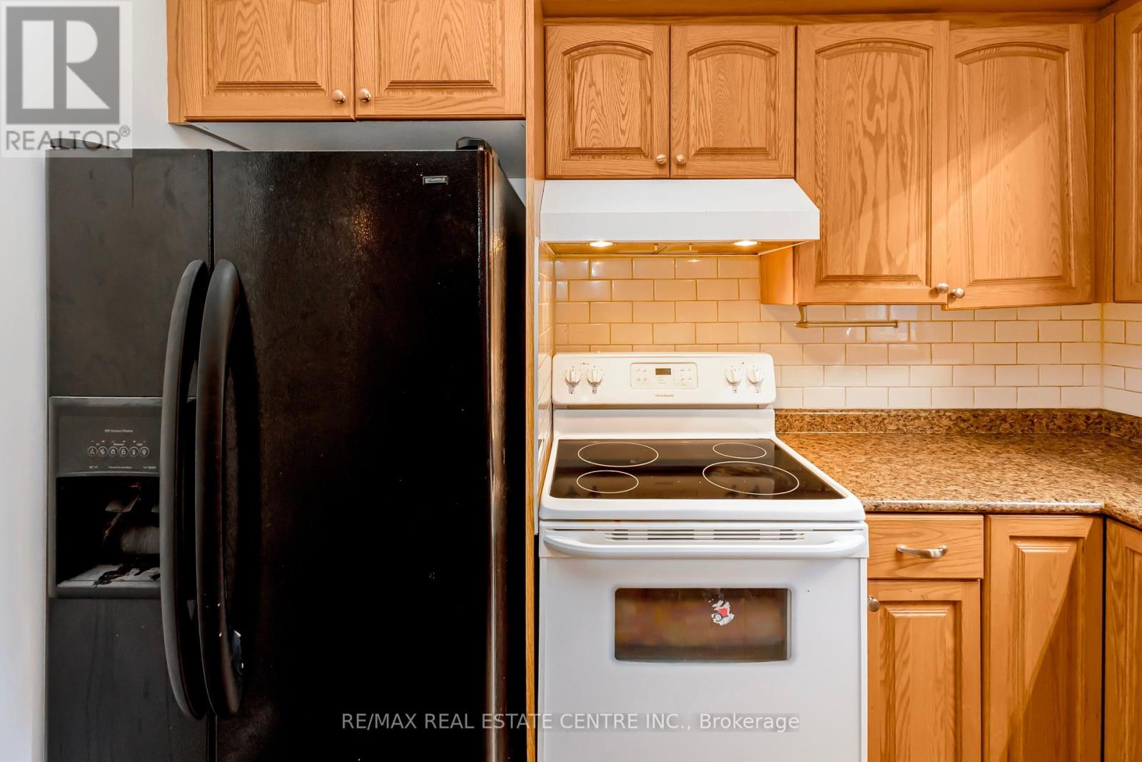 101 Ninth Street, Toronto (New Toronto), Ontario  M8V 3E5 - Photo 14 - W12444611