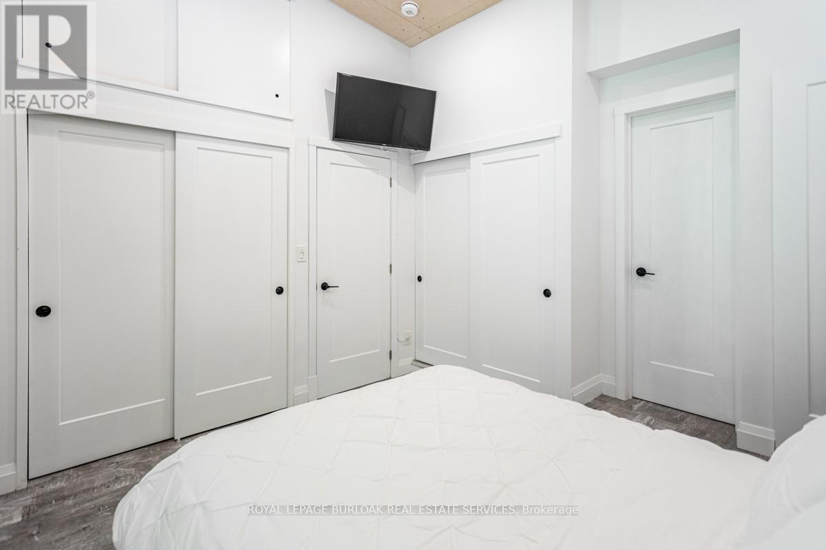 1323 Hidden Valley Road, Burlington, Ontario  L7R 3X5 - Photo 14 - W12444626