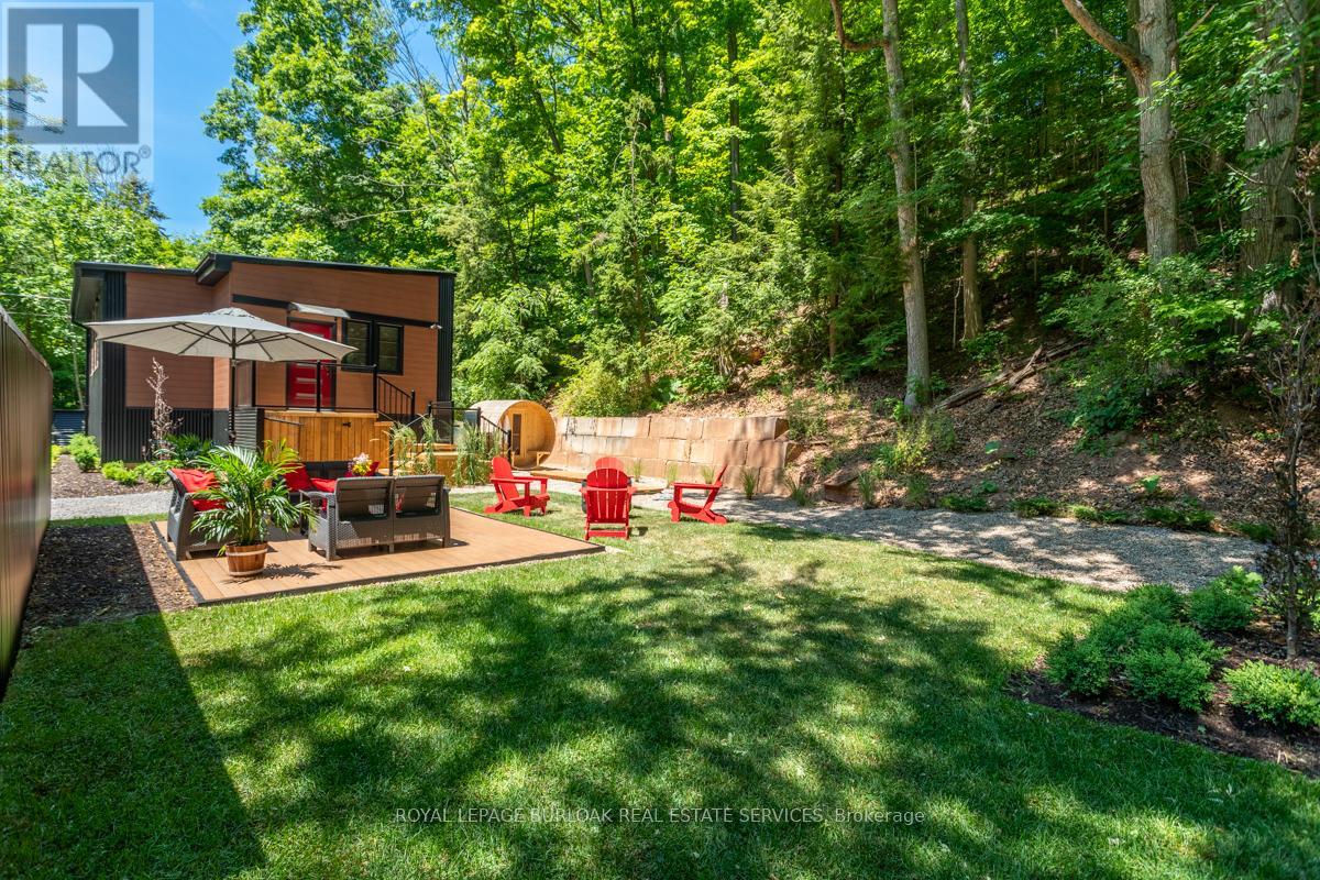 1323 Hidden Valley Road, Burlington, Ontario  L7R 3X5 - Photo 3 - W12444626