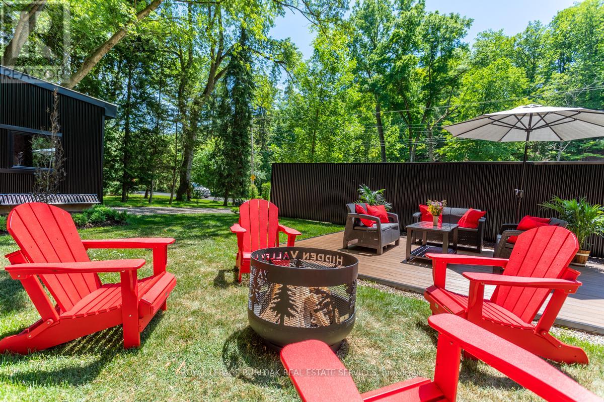 1323 Hidden Valley Road, Burlington, Ontario  L7R 3X5 - Photo 4 - W12444626