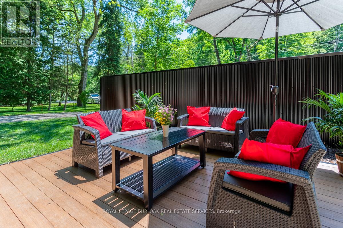 1323 Hidden Valley Road, Burlington, Ontario  L7R 3X5 - Photo 5 - W12444626