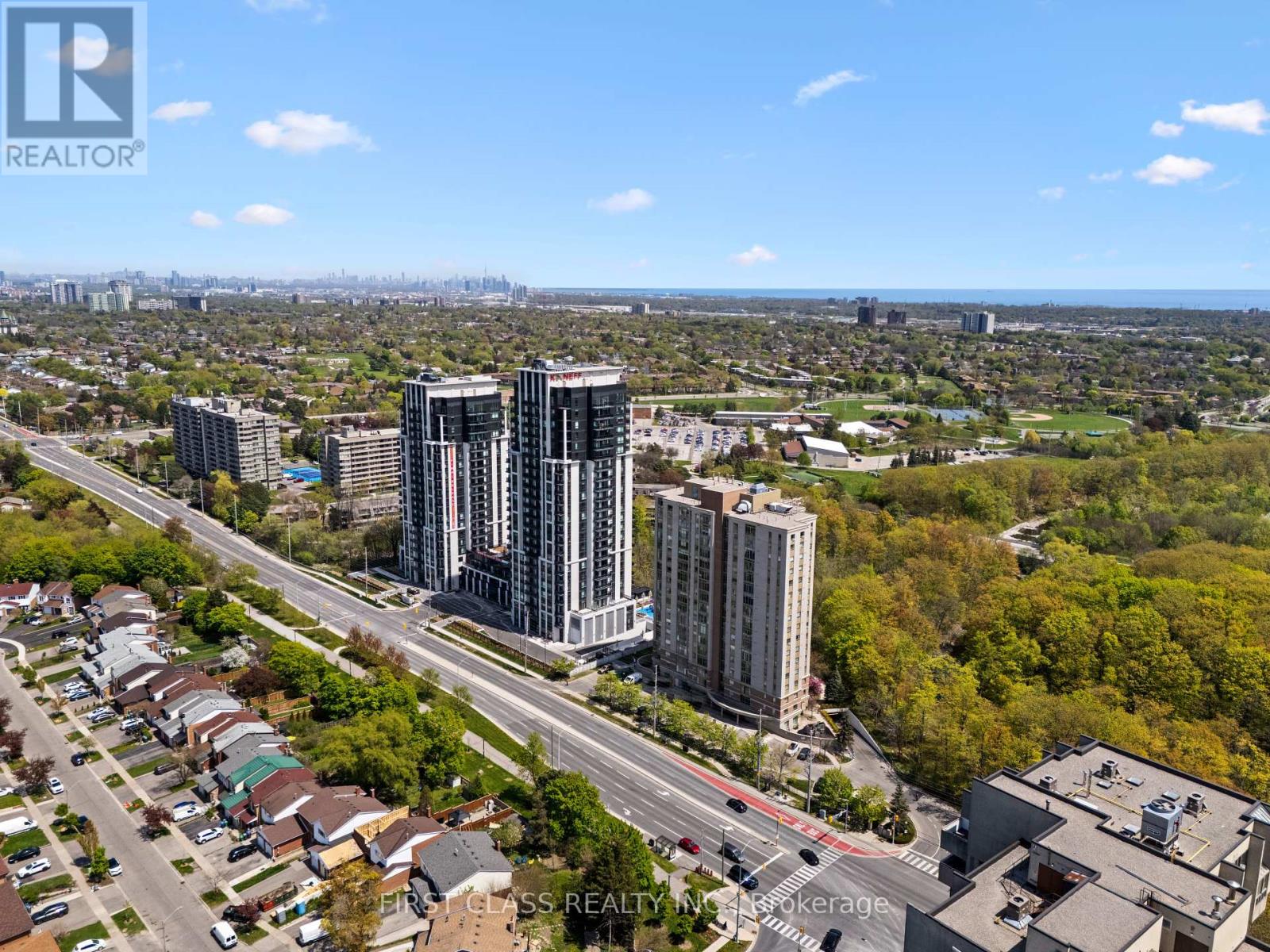905 - 200 Burnhamthorpe Road E, Mississauga (Mississauga Valleys), Ontario  L5A 4E8 - Photo 1 - W12444634