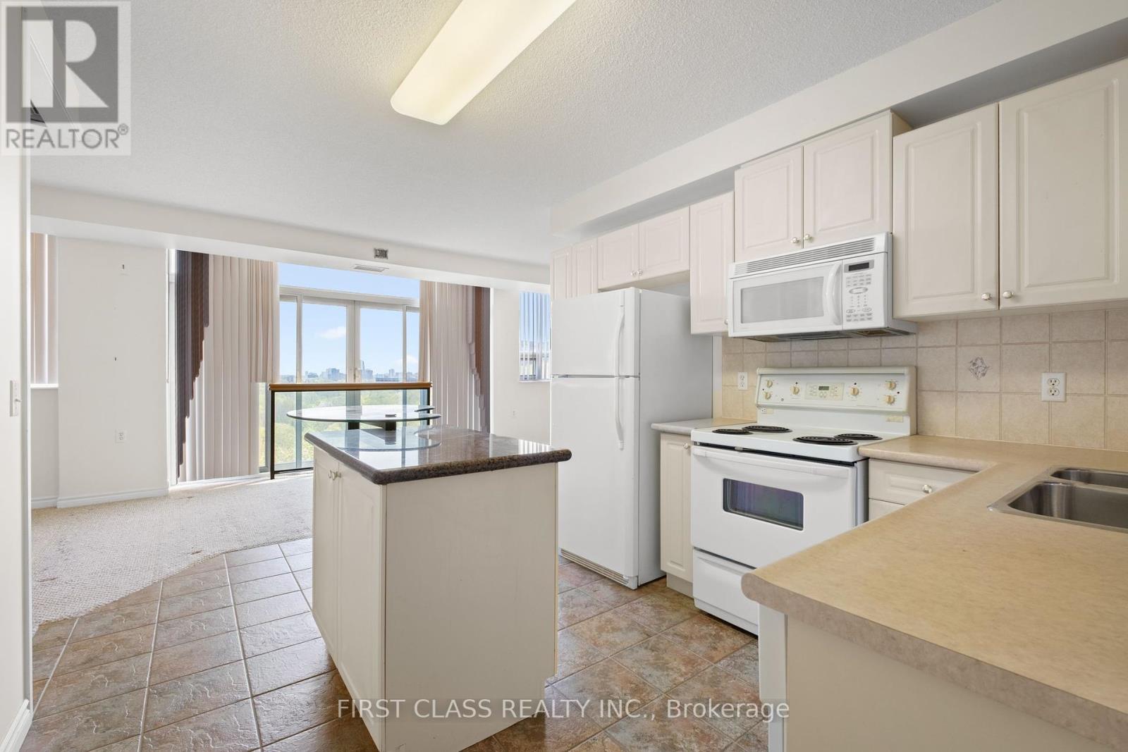 905 - 200 Burnhamthorpe Road E, Mississauga (Mississauga Valleys), Ontario  L5A 4E8 - Photo 4 - W12444634