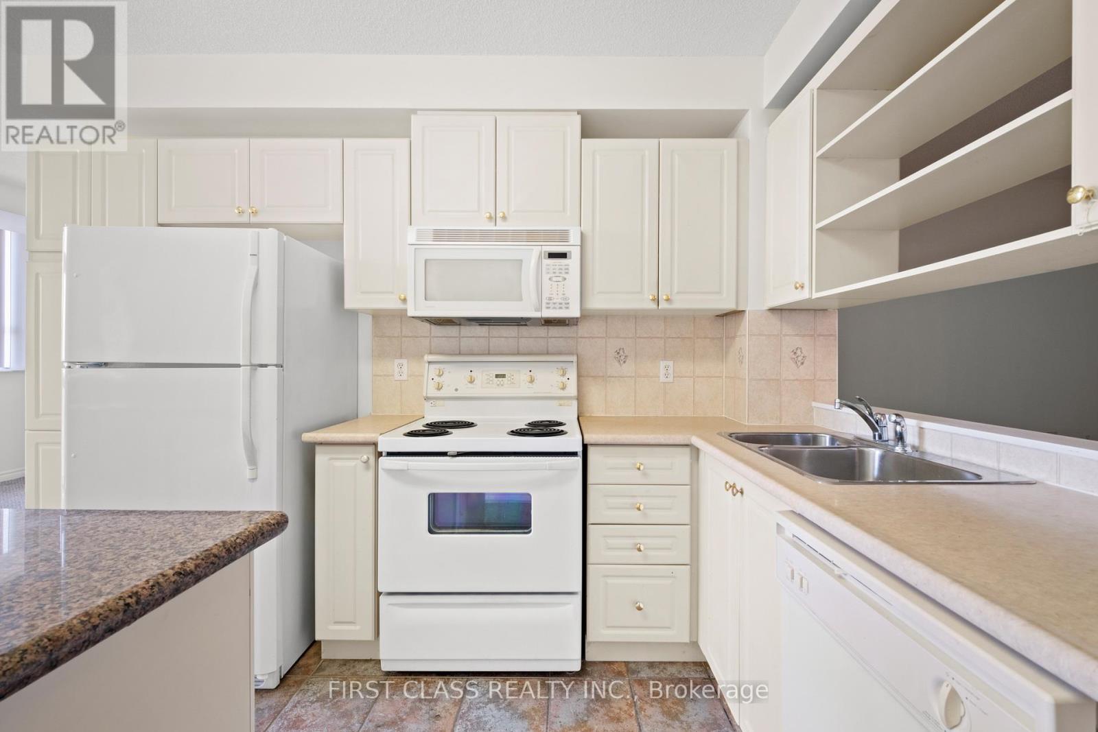 905 - 200 Burnhamthorpe Road E, Mississauga (Mississauga Valleys), Ontario  L5A 4E8 - Photo 5 - W12444634